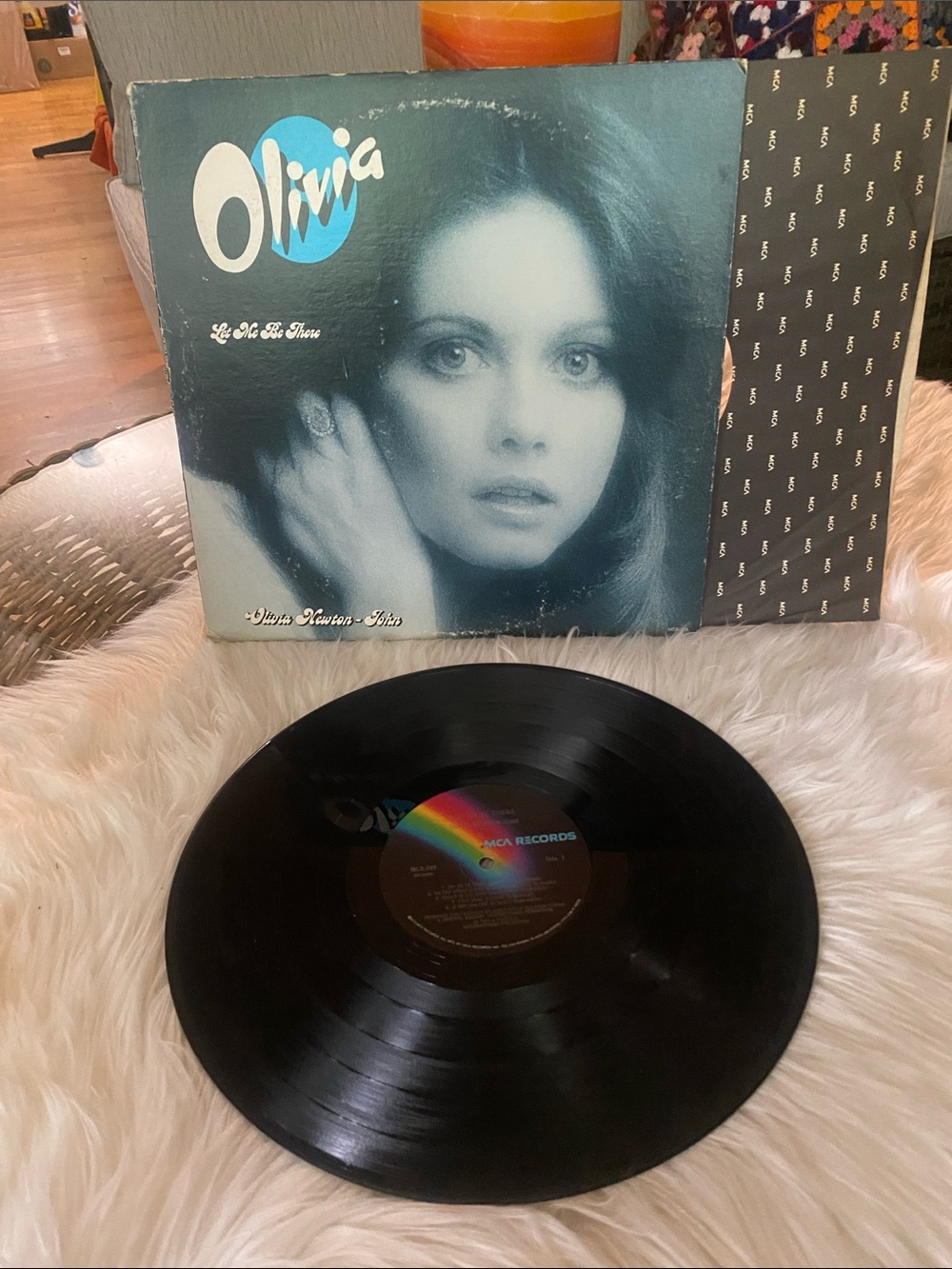 Vintage 70s- Vinyl Album/ Olivia Newton John- Let Me Be There